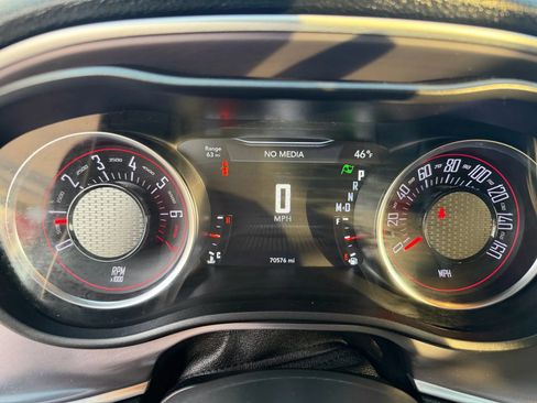 Used 2019 Dodge Challenger SXT image 18