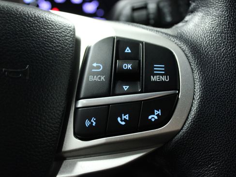 Used 2022 Ford Explorer XLT w/ Equipment Group 202A image 22