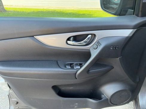 Used 2020 Nissan Rogue Sport SV w/ Technology Package FWD image 26