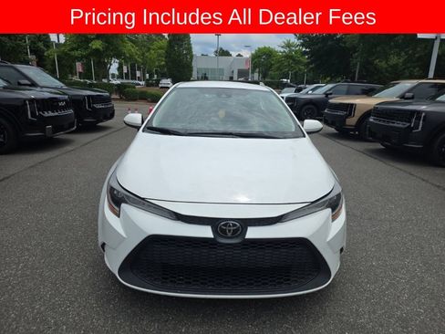 Used 2021 Toyota Corolla LE FWD image 2