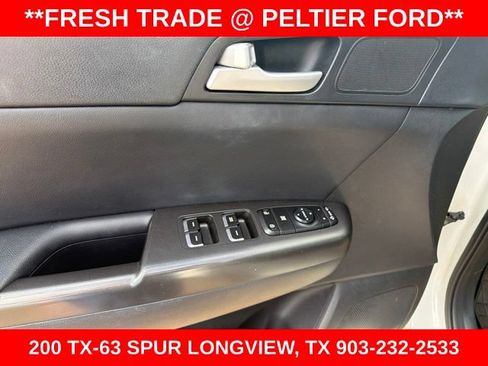 Used 2017 Kia Sportage EX w/ EX Premium Package FWD image 2