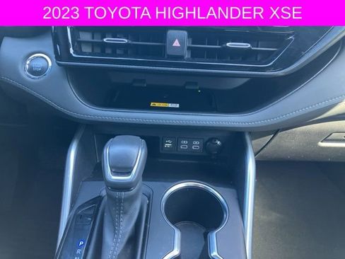 Used 2023 Toyota Highlander L image 31