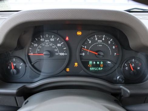 Used 2009 Jeep Wrangler X AWD/4WD image 6