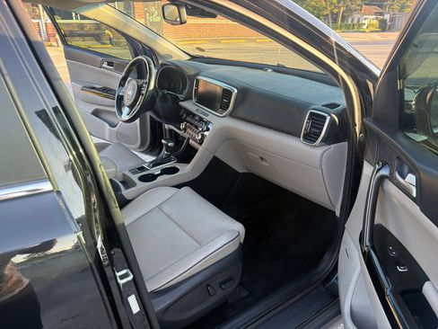 Used 2021 Kia Sportage EX w/ EX Technology Package FWD image 6