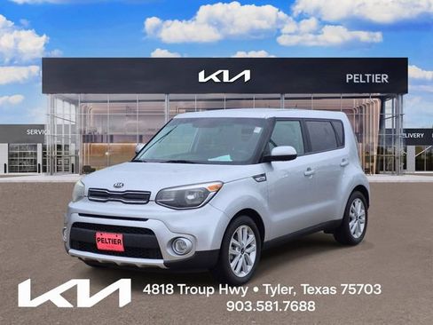 Used 2018 Kia Soul + FWD image 3
