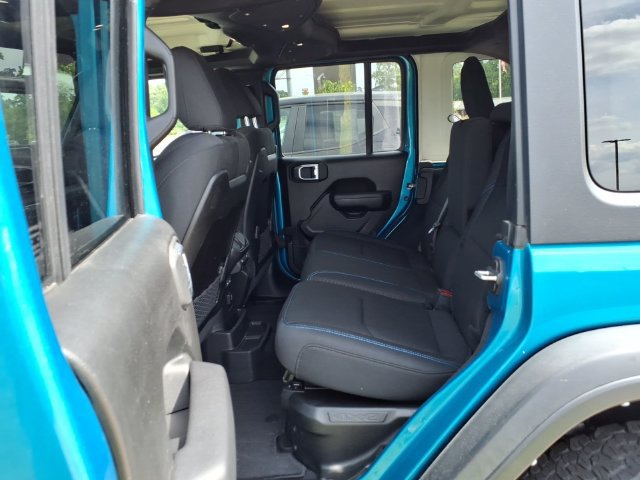 Used 2024 Jeep Wrangler Unlimited Rubicon 4xe w/ Technology Group AWD/4WD image 18