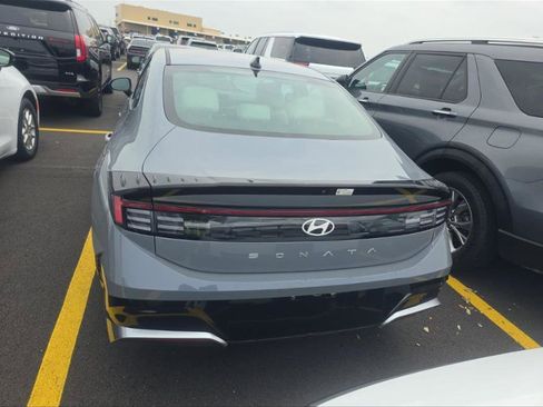 Used 2025 Hyundai Sonata SEL FWD image 10