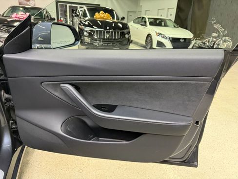 Used 2019 Tesla Model 3 Long Range image 33