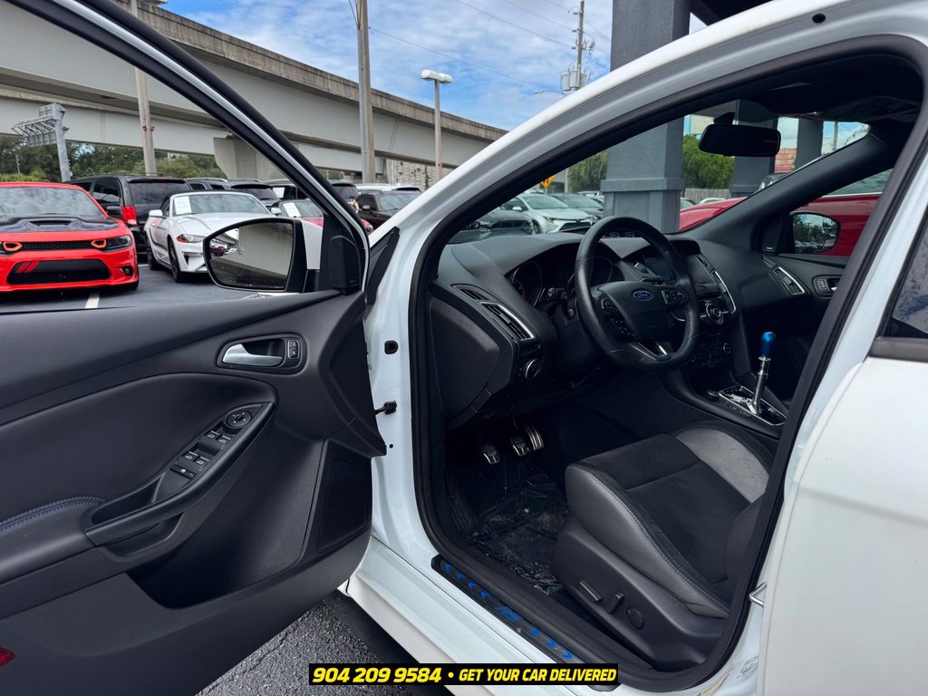 Used 2017 Ford Focus RS AWD/4WD image 26