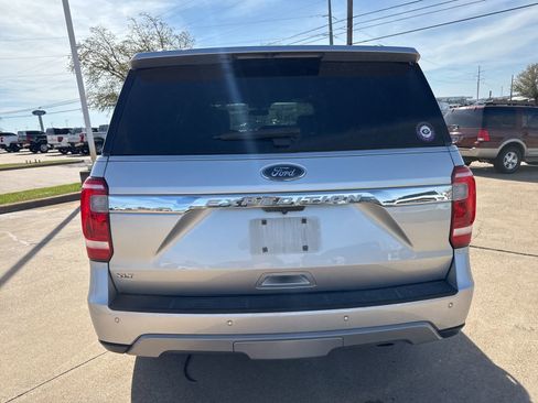 Used 2019 Ford Expedition XLT w/ Equipment Group 202A image 6