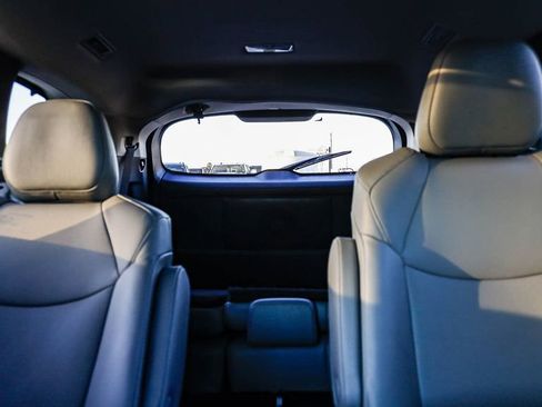 Used 2026 Toyota Sienna XLE FWD image 27