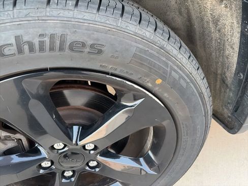 Used 2023 Jeep Grand Cherokee L Laredo image 16