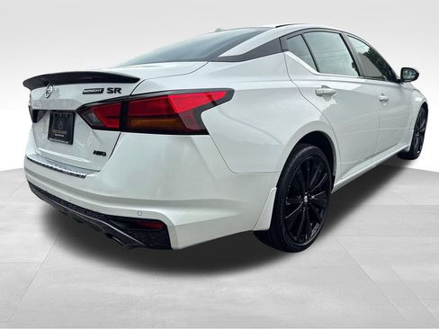 Used 2022 Nissan Altima 2.5 SR w/ Midnight Edition Package AWD/4WD image 5