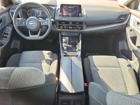 Used 2023 Nissan Rogue SV FWD image 11