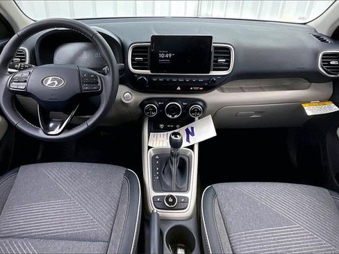 Certified 2025 Hyundai Venue Limited image 14