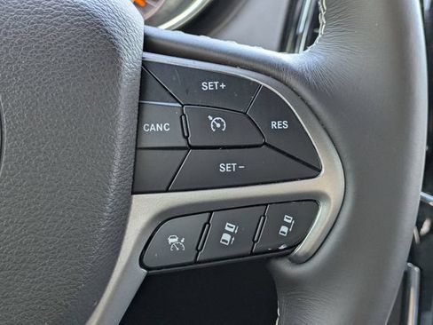 Certified 2019 Jeep Grand Cherokee Overland RWD image 22