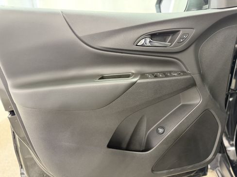 Used 2023 Chevrolet Equinox LT image 13