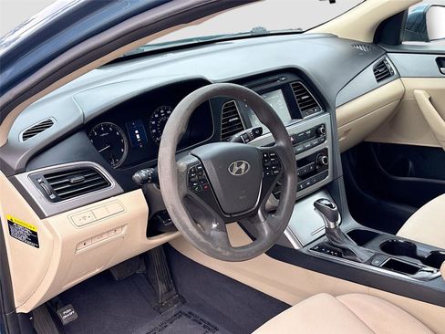 Used 2017 Hyundai Sonata SE image 10