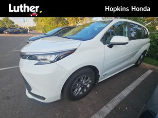 Used 2021 Toyota Sienna LE FWD video 1
