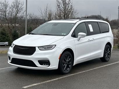 Used 2021 Chrysler Pacifica Limited w/ S Appearance Package