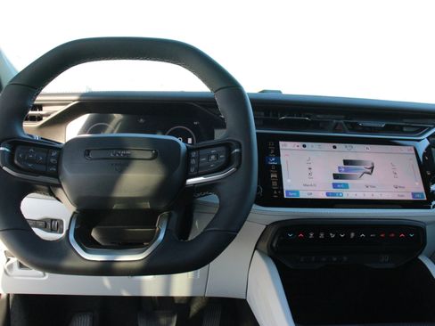 New 2026 Jeep Cherokee Overland w/ Advanced Pro Tech Group image 8