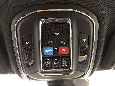 Certified 2024 Jeep Grand Cherokee L Limited w/ Luxury Tech Group II AWD/4WD image 22
