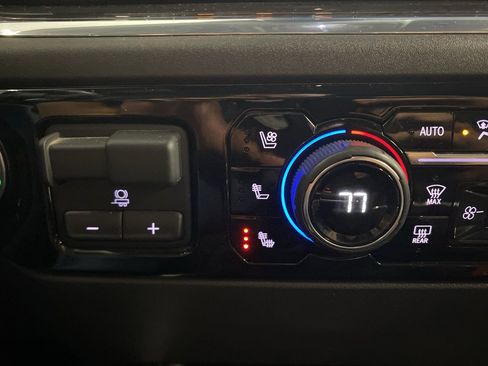 Used 2023 Chevrolet Silverado 1500 LTZ image 30