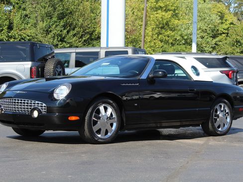 Used 2003 Ford Thunderbird Base image 3