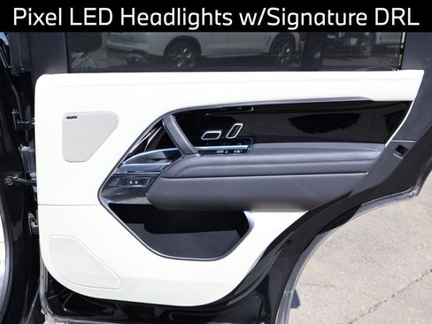Used 2023 Land Rover Range Rover Long Wheelbase SE AWD/4WD image 16