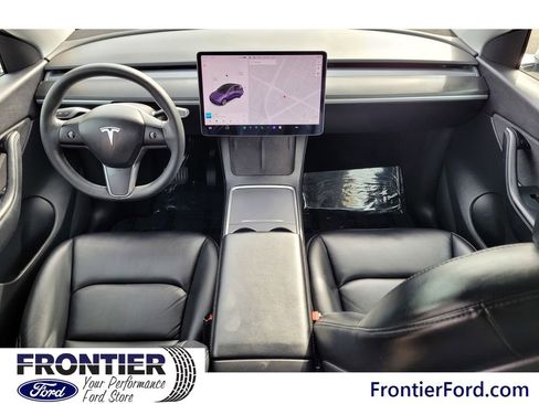 Used 2021 Tesla Model Y Standard Range image 8