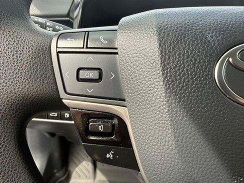 Used 2025 Toyota Camry LE image 11