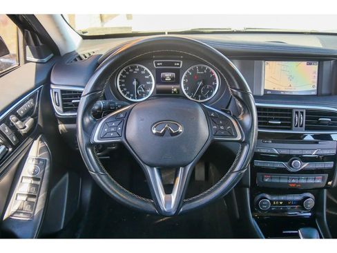 Used 2018 INFINITI QX30 Premium w/ Navigation Package image 21