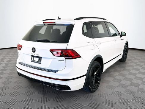 Used 2023 Volkswagen Tiguan SE R-Line AWD/4WD image 9