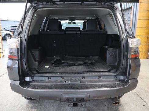 Used 2018 Toyota 4Runner SR5 Premium image 15