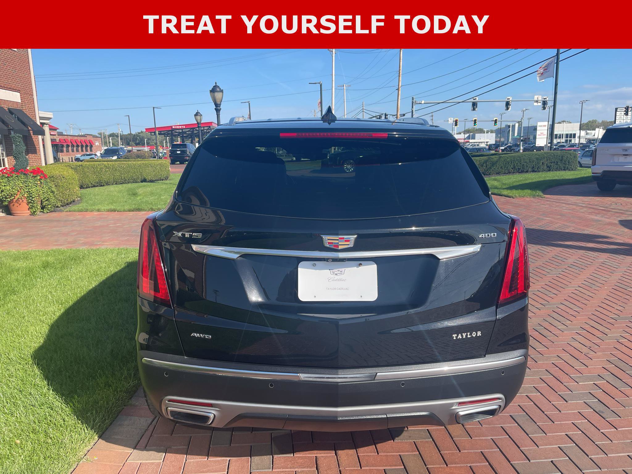 Used 2024 Cadillac XT5 Premium Luxury w/ Technology Package AWD/4WD image 9