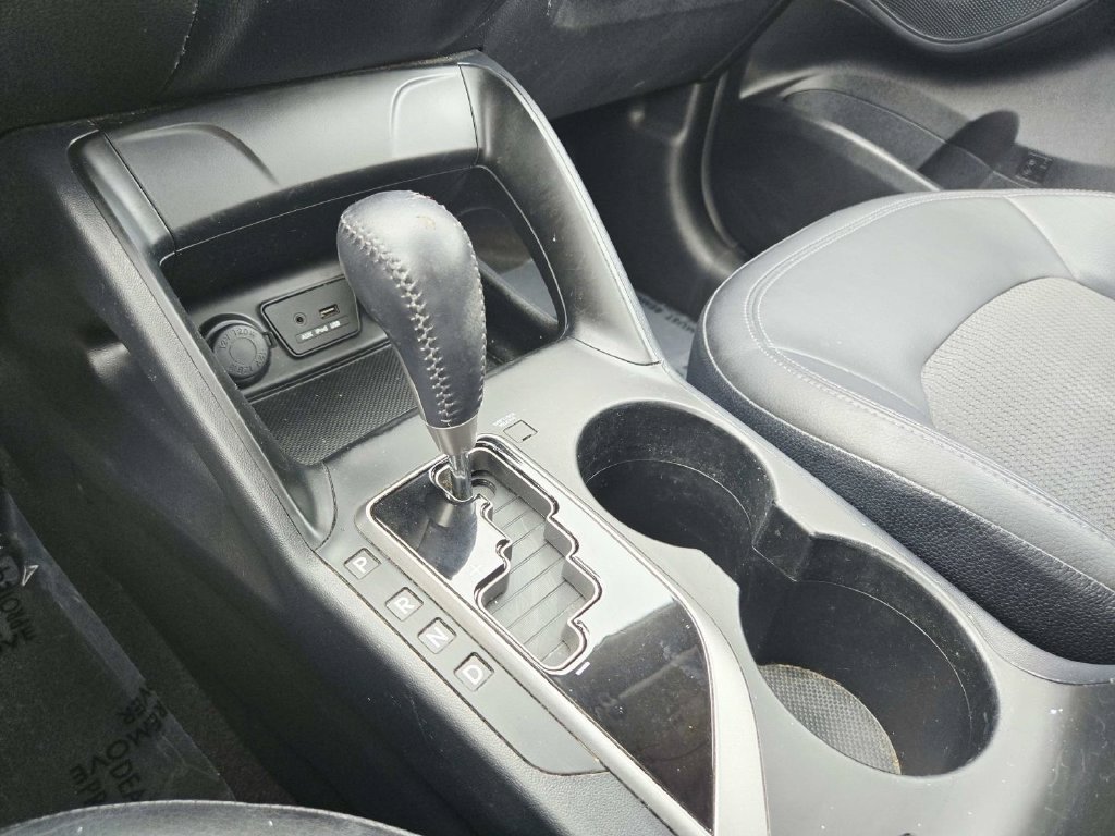 Used 2010 Hyundai Tucson GLS w/ Popular Equipment Pkg 2 FWD image 26