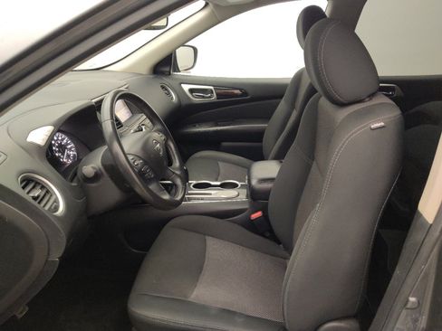 Used 2019 Nissan Pathfinder SV FWD image 17