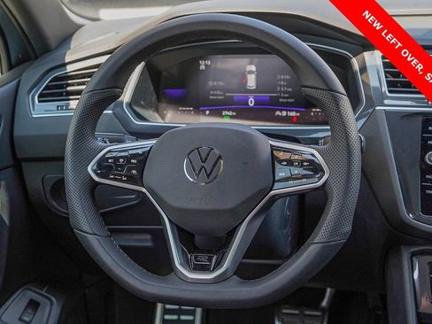 Used 2024 Volkswagen Tiguan SE R-Line image 28