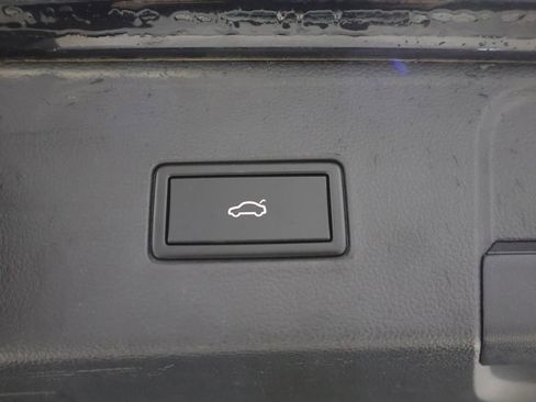 Used 2021 Volkswagen Atlas SE image 20