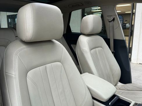 Used 2018 Audi Q5 2.0T Premium Plus w/ Premium Plus Package AWD/4WD image 23