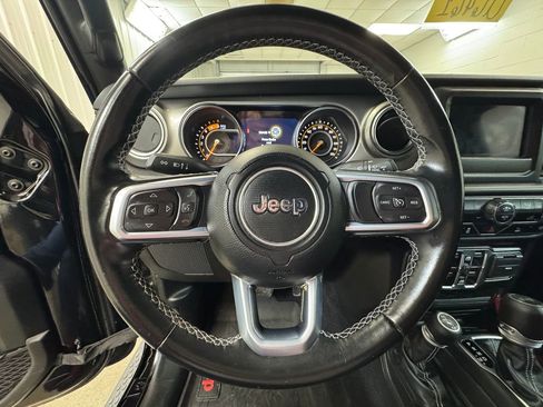Used 2021 Jeep Wrangler Unlimited Sahara image 31