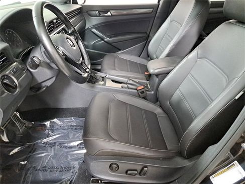 Used 2022 Volkswagen Passat 2.0T R-Line image 19