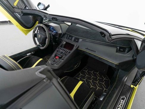 Used 2017 Lamborghini Aventador LP 750-4 Superveloce image 24