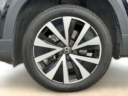 Used 2022 Volkswagen Taos SE w/ IQ.Drive SE Package image 10