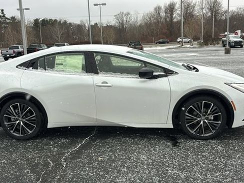 New 2026 Toyota Prius XLE image 27