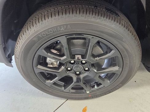 New 2026 Jeep Compass Latitude image 15