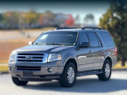 Used 2013 Ford Expedition XLT image 6