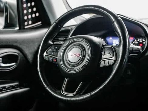 Used 2019 Jeep Renegade Limited image 13