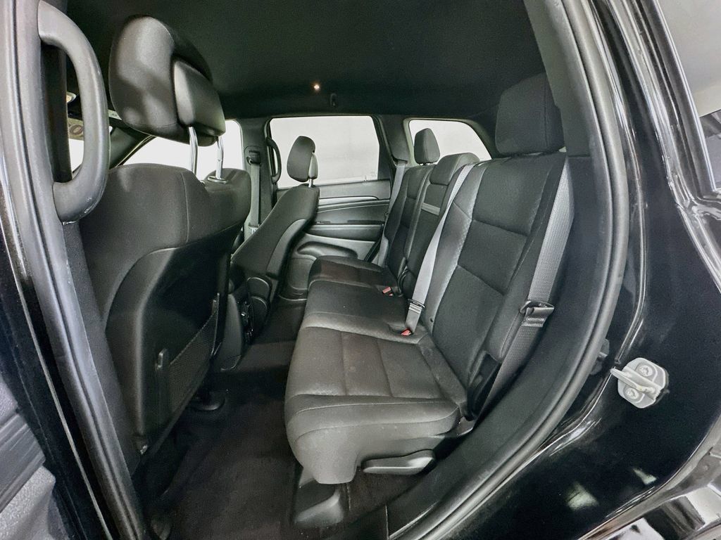 Used 2019 Jeep Grand Cherokee Laredo w/ Security & Convenience Group AWD/4WD image 31