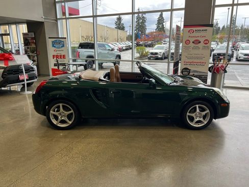 Used 2003 Toyota MR2 image 24